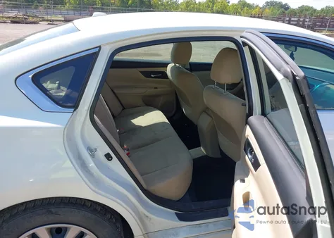 2015 Nissan Altima 2.5 S из США, поврежденный, VIN 1N4AL3AP5FN387655